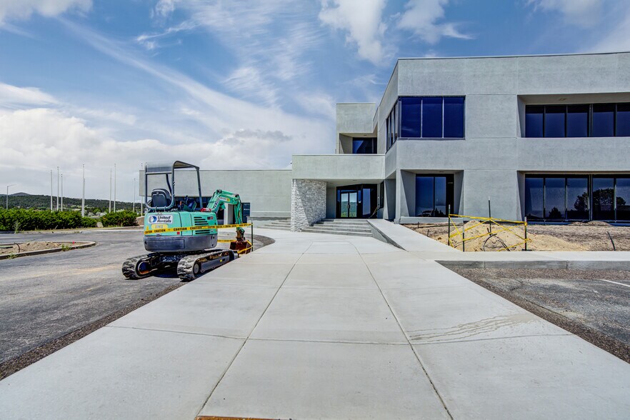 More Photos Of 18950 Base Camp Rd, Monument Office For Lease
