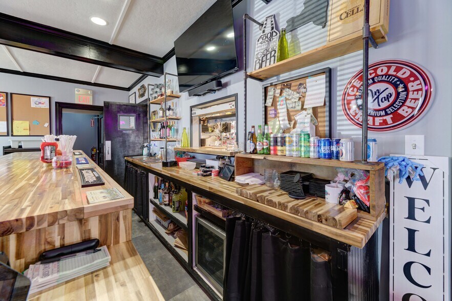 More Photos Of 28 E Main St, Johnstown General Retail For Sale