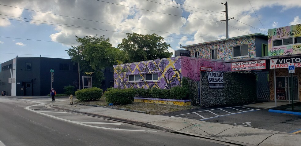 More Photos Of 300 NW 54th St, Miami Office For Lease