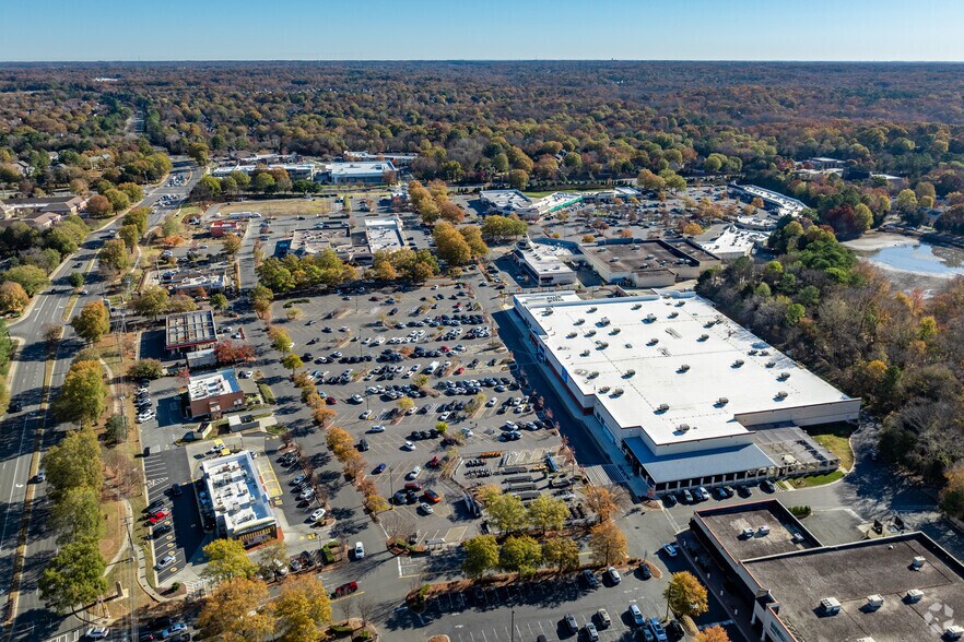 More Photos Of 8008 Providence Rd, Charlotte Land For Lease