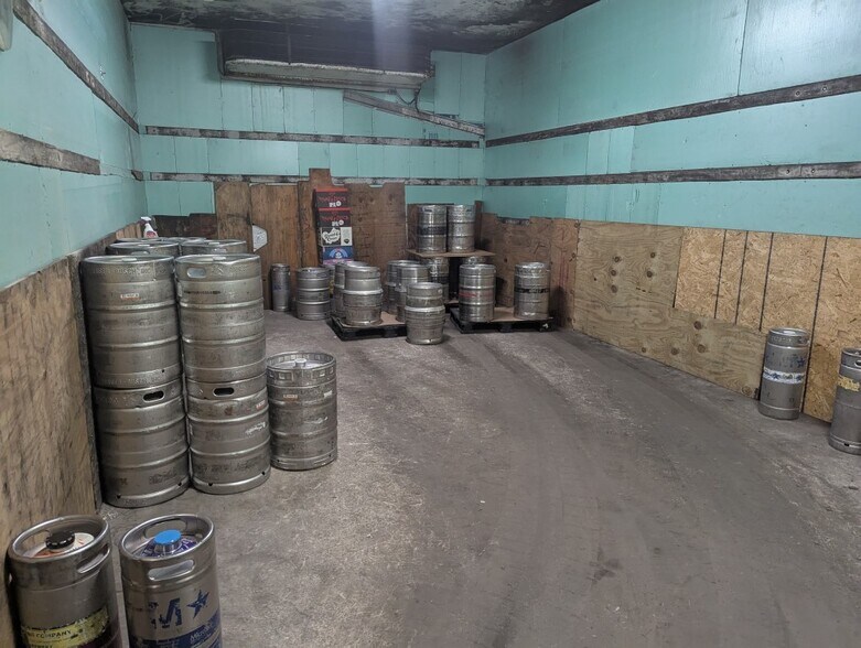 More Photos Of 314 3rd Ave, Johnstown General Retail For Sale