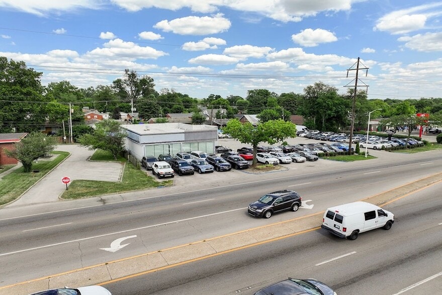 More Photos Of 435 E New Circle Rd, Lexington Specialty For Lease