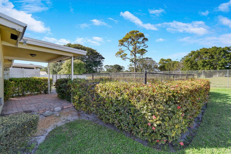 More Photos Of 2767 SE Normand St, Stuart Apartments For Sale