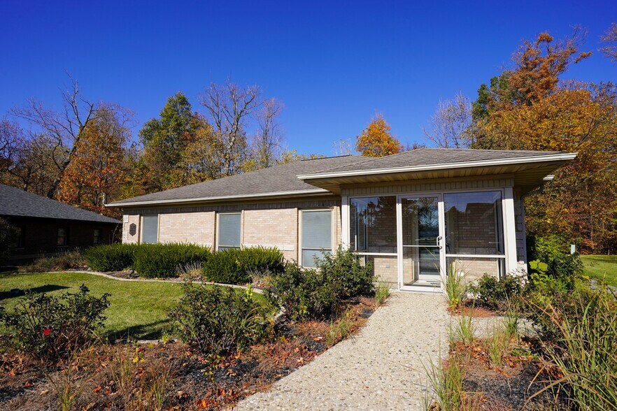 More Photos Of 328 Northpoint Ave, Huntington Office Residential For Sale