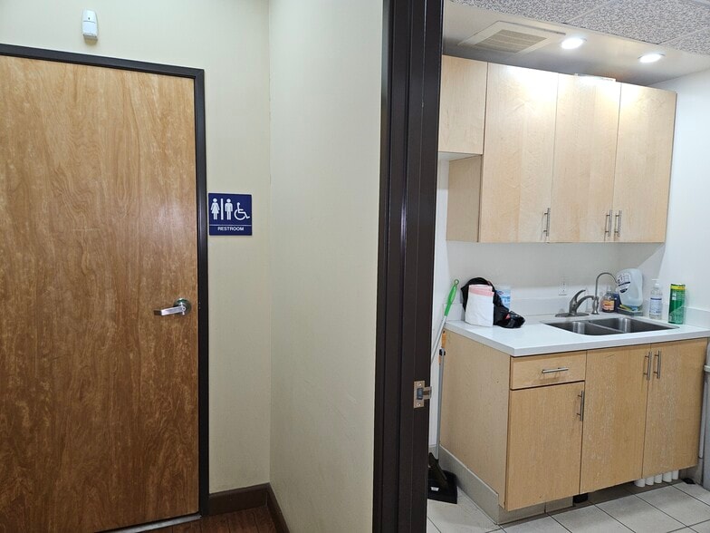 More Photos Of 2120 W 8th St, Los Angeles Office For Sale