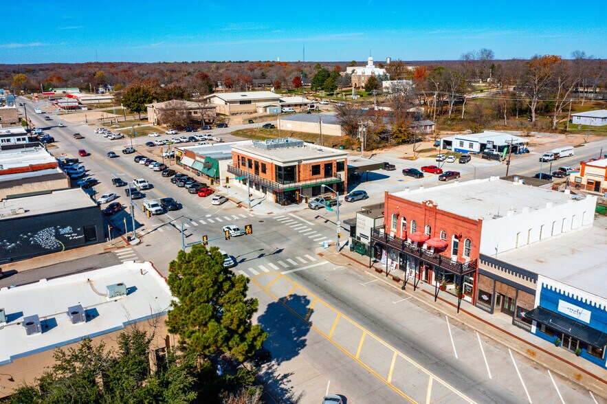 More Photos Of 221 W Main St, Tishomingo Hotel For Sale