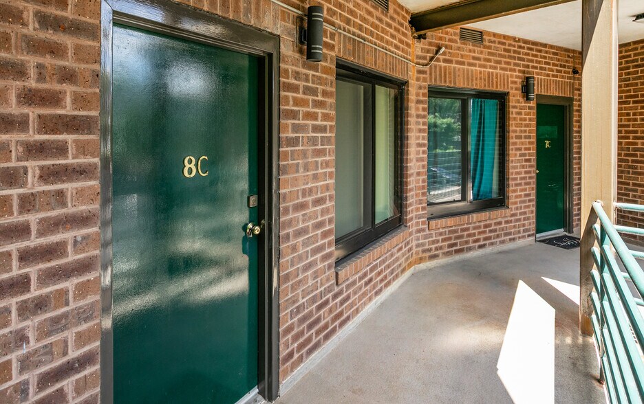 More Photos Of 7960-7990 Old Georgetown Rd, Bethesda Medical For Lease