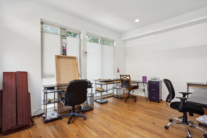 More Photos Of 631 N 12th St, Philadelphia Office Residential For Lease