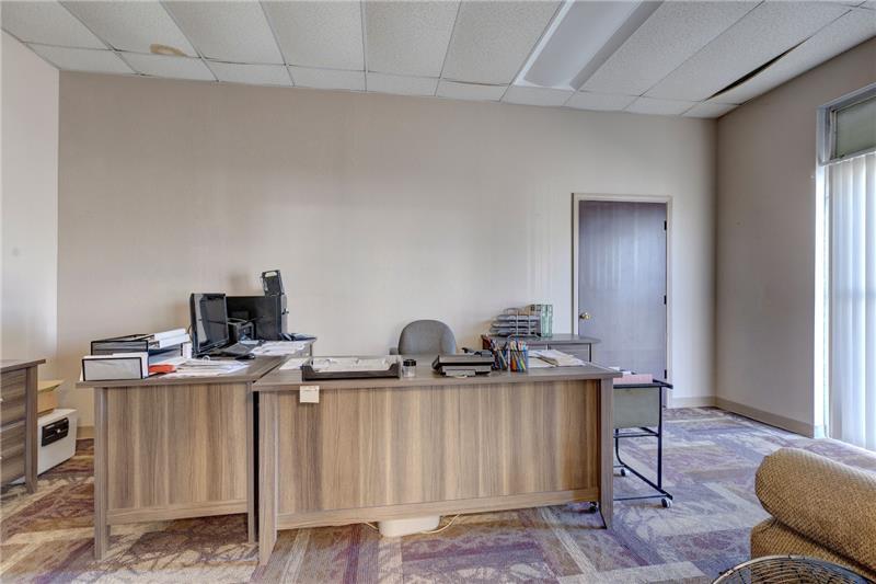 More Photos Of 6220-6226 Raytown Rd, Raytown Flex For Sale