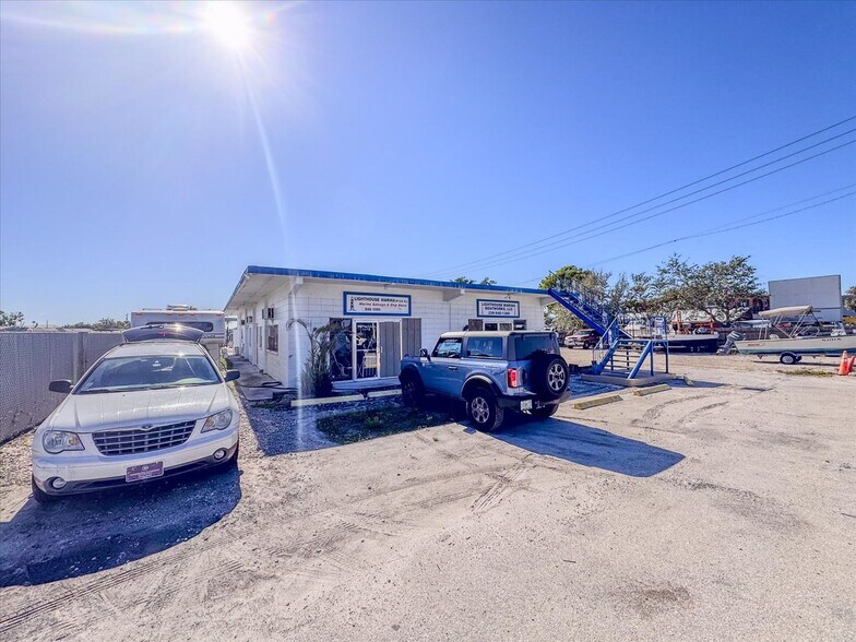 More Photos Of 17671-17681 San Carlos Blvd, Fort Myers Marina For Sale