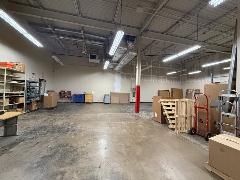 More Photos Of 11 Penns Trl, Newtown Light Distribution For Lease