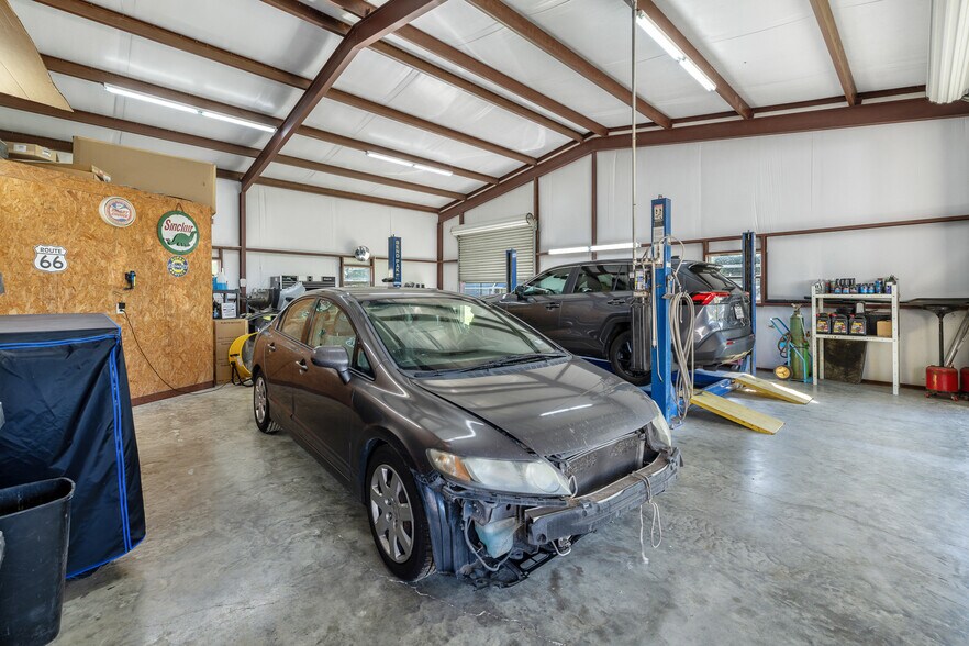 More Photos Of 418 S Commerce St, Bremond Auto Repair For Sale