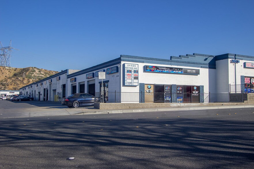 More Photos Of 26524 Ruether Ave, Santa Clarita Warehouse For Lease