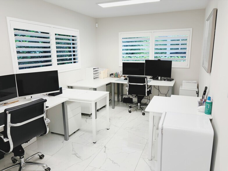 More Photos Of 301 SW 7th St, Fort Lauderdale Office For Sale