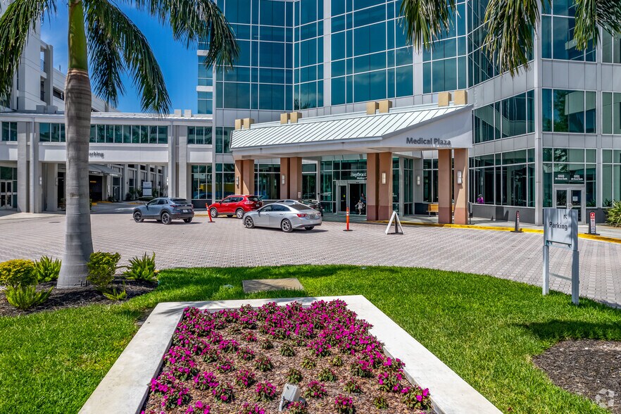 More Photos Of 603 7th St S, Saint Petersburg Medical For Lease