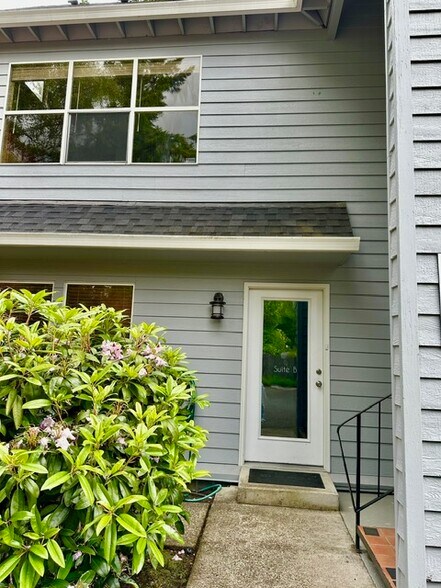 More Photos Of 8235 SW Oleson Rd, Portland Office Residential For Sale