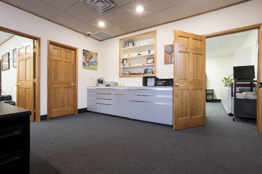 More Photos Of 216 Congers Rd, New City Office For Sale