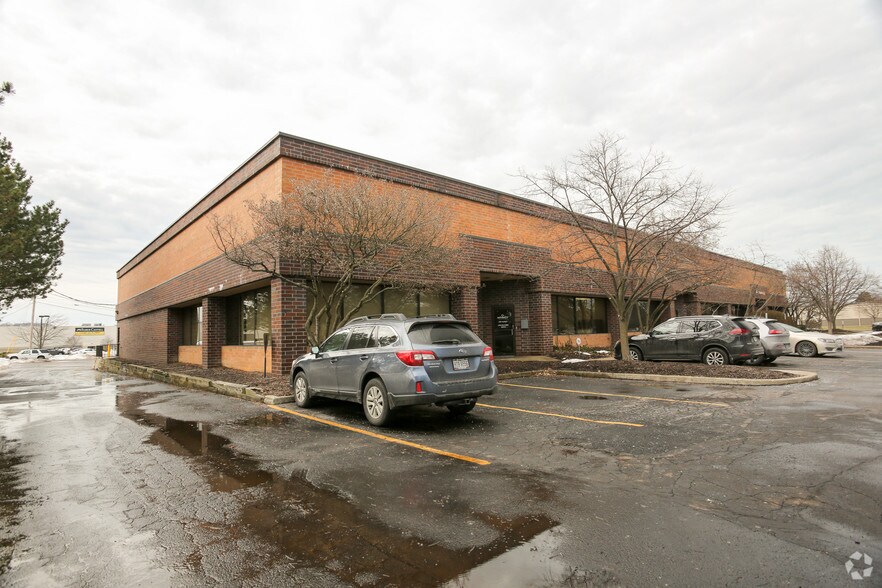 More Photos Of 6180 Halle Dr, Valley View Flex For Lease