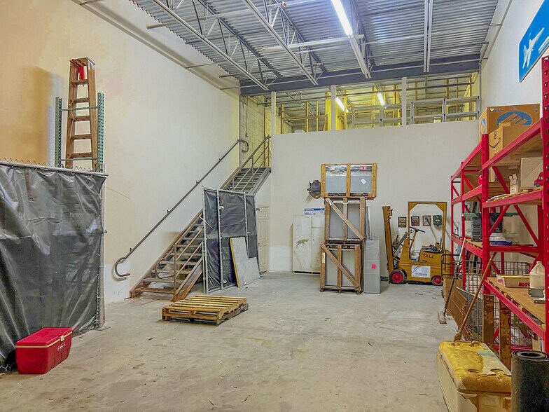 More Photos Of 841-865 S Kings, Fort Pierce Light Distribution For Sale