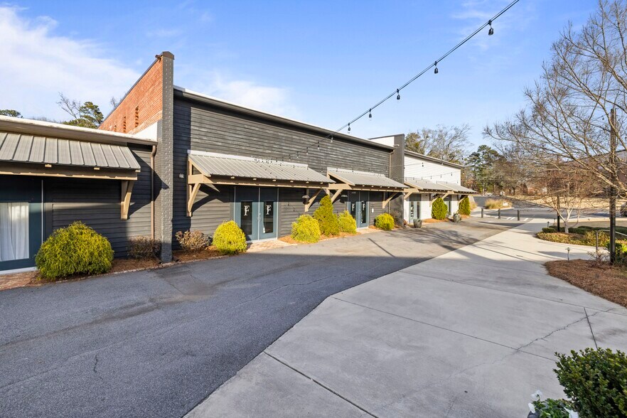 More Photos Of 600 S Broad St, Monroe Manufacturing For Lease