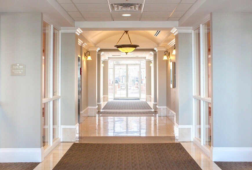 More Photos Of 1300 Ridenour Blvd, Kennesaw Office Residential For Lease