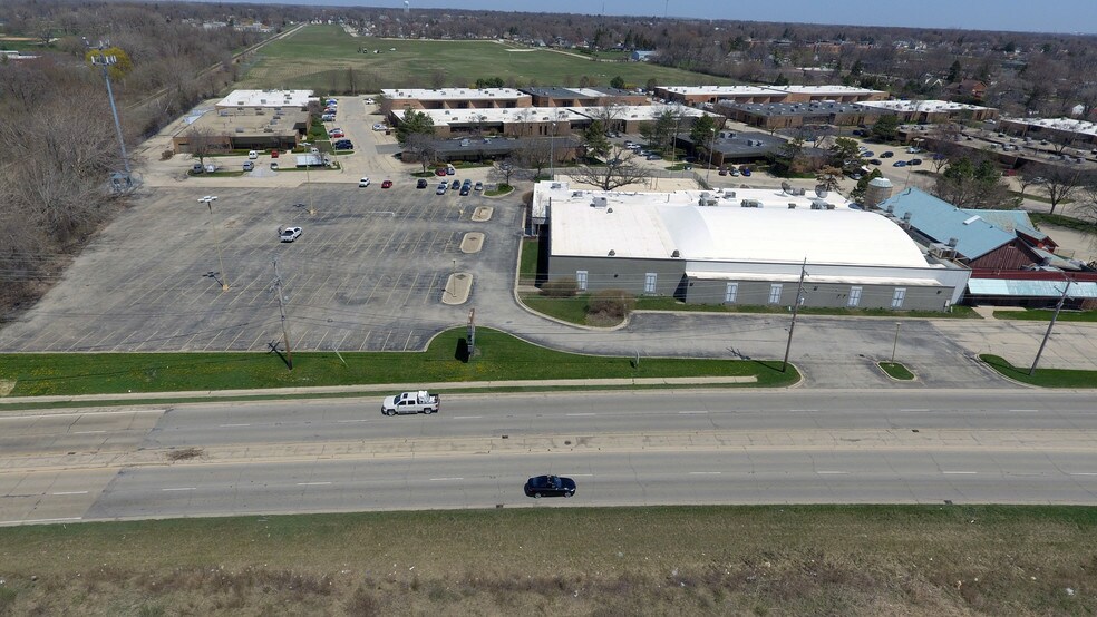 More Photos Of 243 W Roosevelt Rd, West Chicago Bowling Alley For Lease