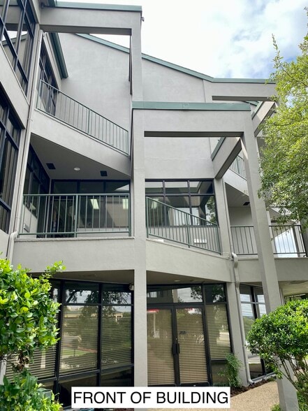 More Photos Of 907 Ranch Road 620 S, Austin Office Residential For Lease