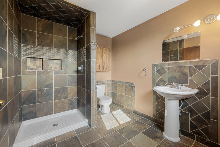 More Photos Of 504 Milwaukee St, Lomira Flex For Sale