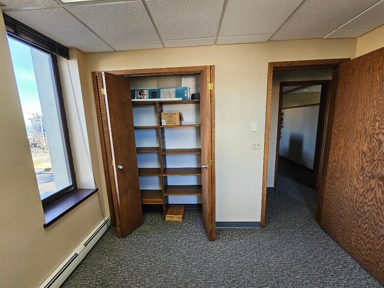 More Photos Of 840 Lake Ave, Racine Office For Sale