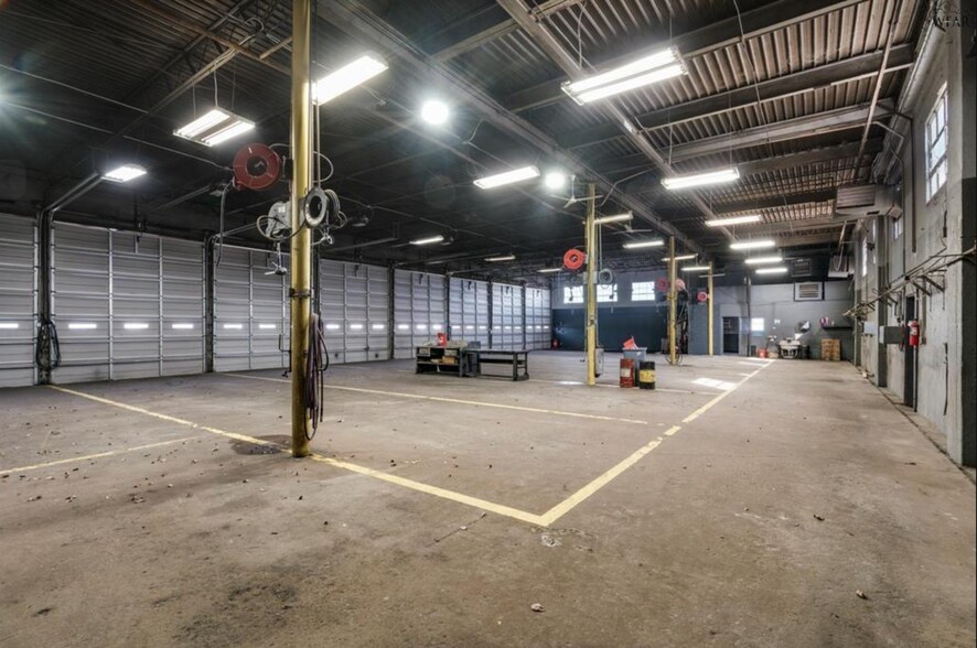 More Photos Of 2901 Jacksboro Hwy, Wichita Falls Office For Sale