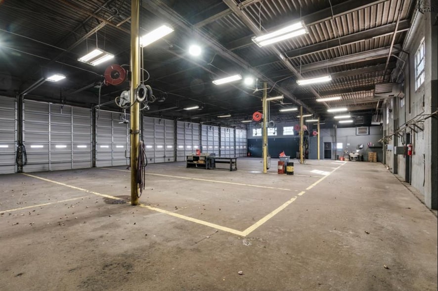 More Photos Of 2901 Jasper St, Wichita Falls Office For Sale