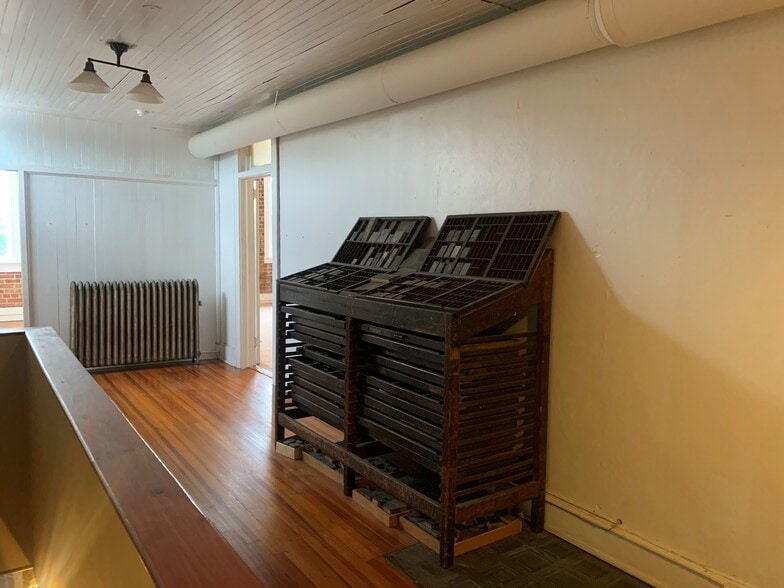 More Photos Of 16 N Trade St, Tryon Office For Sale