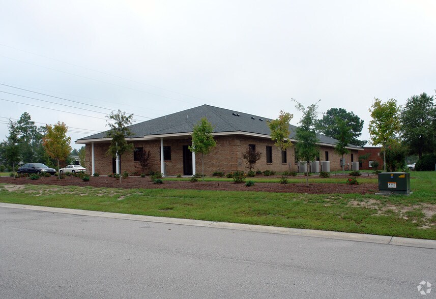 More Photos Of 5505 Business Dr, Wilmington Office Residential For Lease