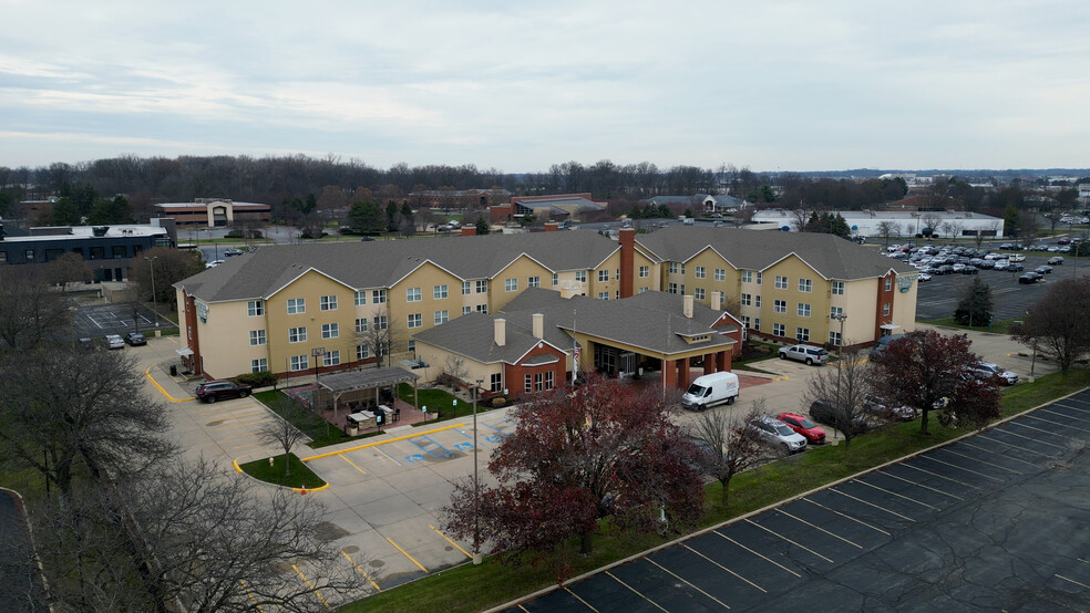 Primary Photo Of 1410 Arrowhead Dr, Maumee Hotel For Sale