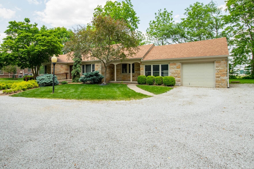 Primary Photo Of 950 W Jefferson St, Franklin Medical For Sale