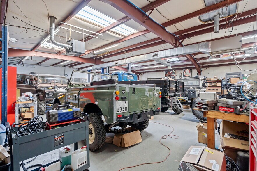 More Photos Of 4704 N College Rd, Castle Hayne Warehouse For Lease