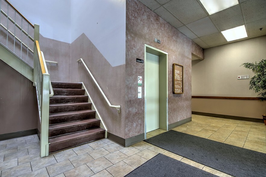 More Photos Of 80 Ferry Blvd, Stratford Office For Lease