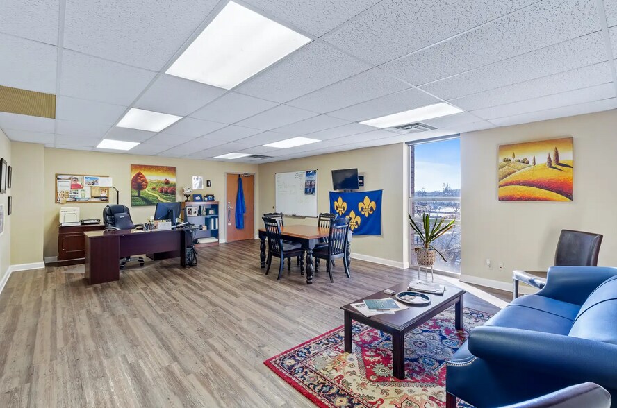More Photos Of 1512 Crums Ln, Louisville Office For Sale