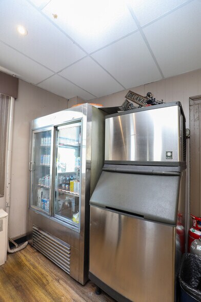 More Photos Of 498 Delaware Ave, Kingston Storefront Retail Residential For Lease