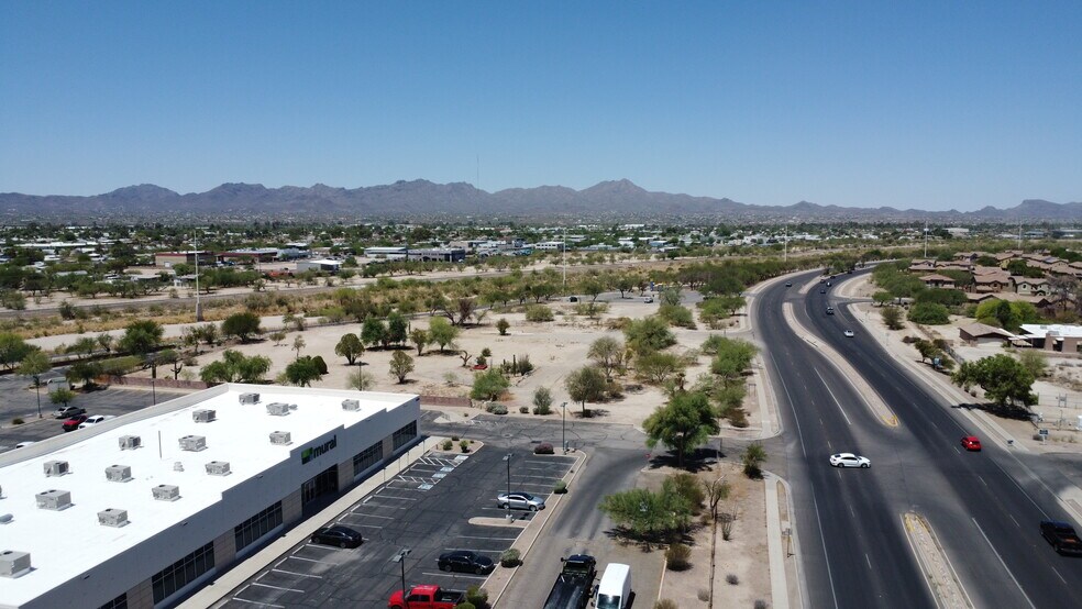 More Photos Of 1455 W River Rd, Tucson Schools For Lease