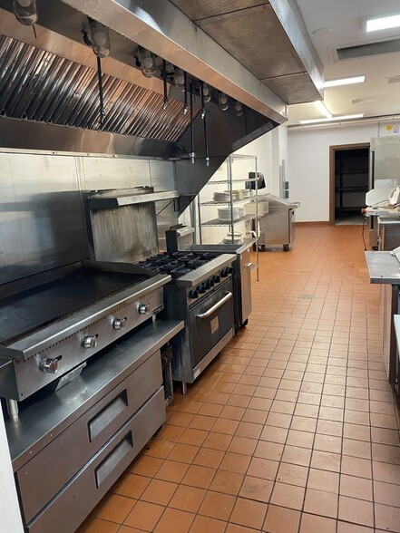 More Photos Of 219 Myrtle Ave, Carolina Beach Restaurant For Lease