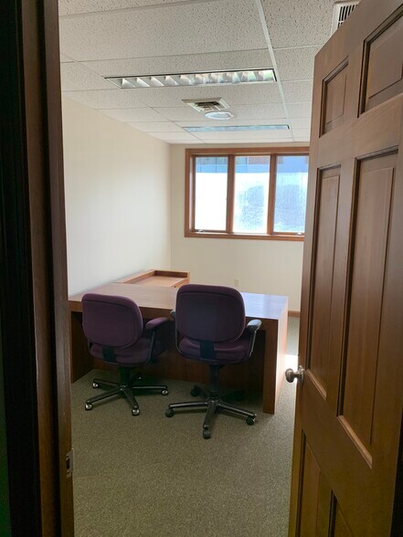 More Photos Of 88 Hopmeadow St, Weatogue Medical For Lease