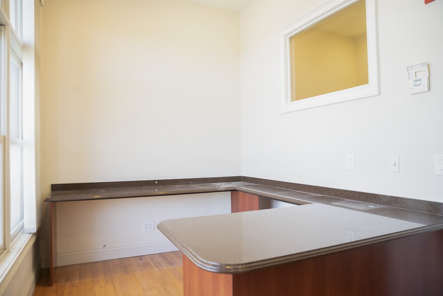 More Photos Of 3750 Express Dr S, Islandia Office For Lease