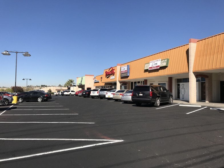 Primary Photo Of 126 Shadow Mountain Dr, El Paso Restaurant For Lease