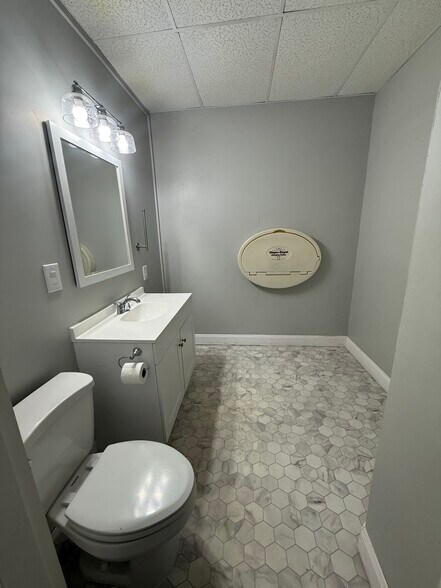 More Photos Of 122 N Court St, Marysville Freestanding For Sale