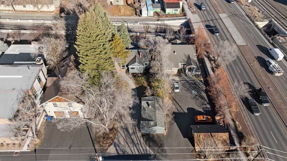 More Photos Of 15 NW Franklin Ave, Bend Office For Sale