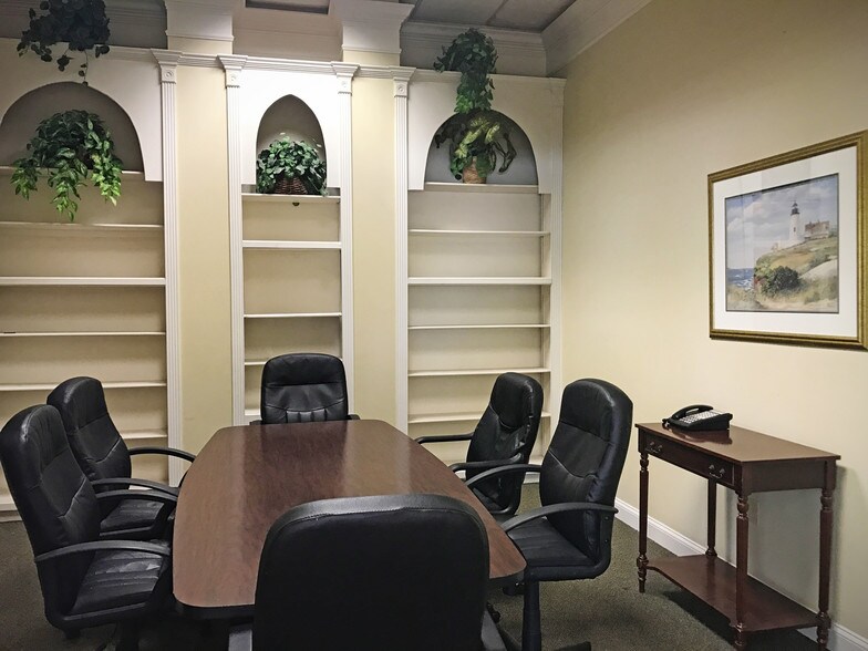 More Photos Of 8590 Philips Hwy, Jacksonville Freestanding For Lease