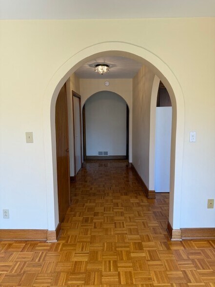 More Photos Of 419 York Rd, New Hope Freestanding For Sale