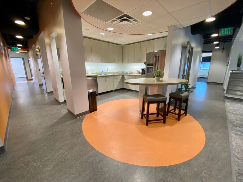 More Photos Of 1965 Greenspring Dr, Lutherville Timonium Medical For Lease