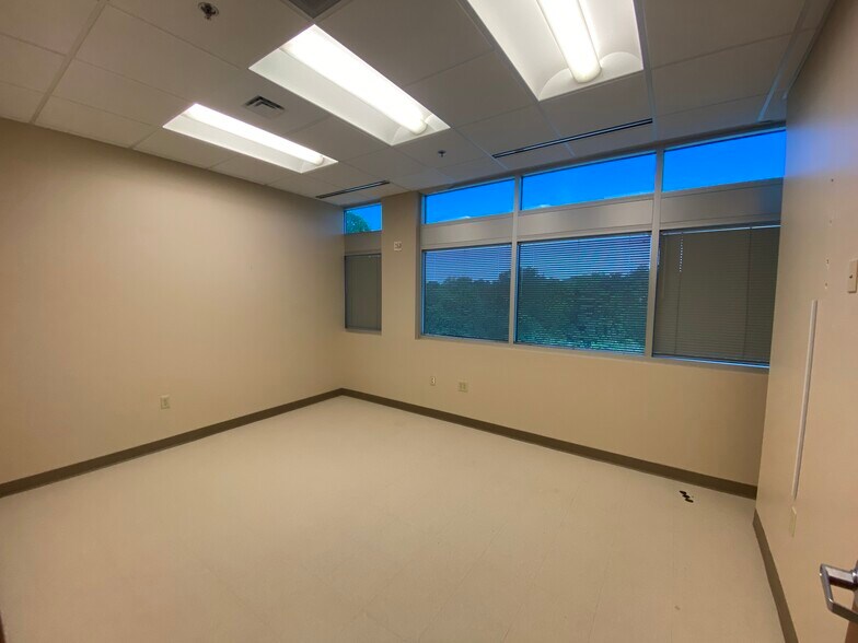 More Photos Of 1650 Skylyn Dr, Spartanburg Medical For Lease